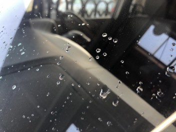 梅雨に備えて☆フロントガラスの撥水しませんか？